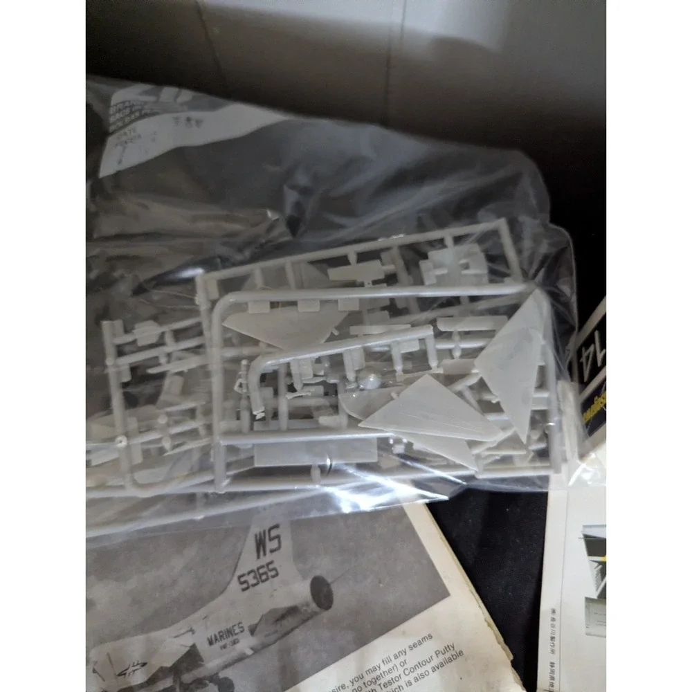 3‎ VTG Model Airplane kits 1:72 Grumman Prowler f-15 strike eagle f-8E Crusader